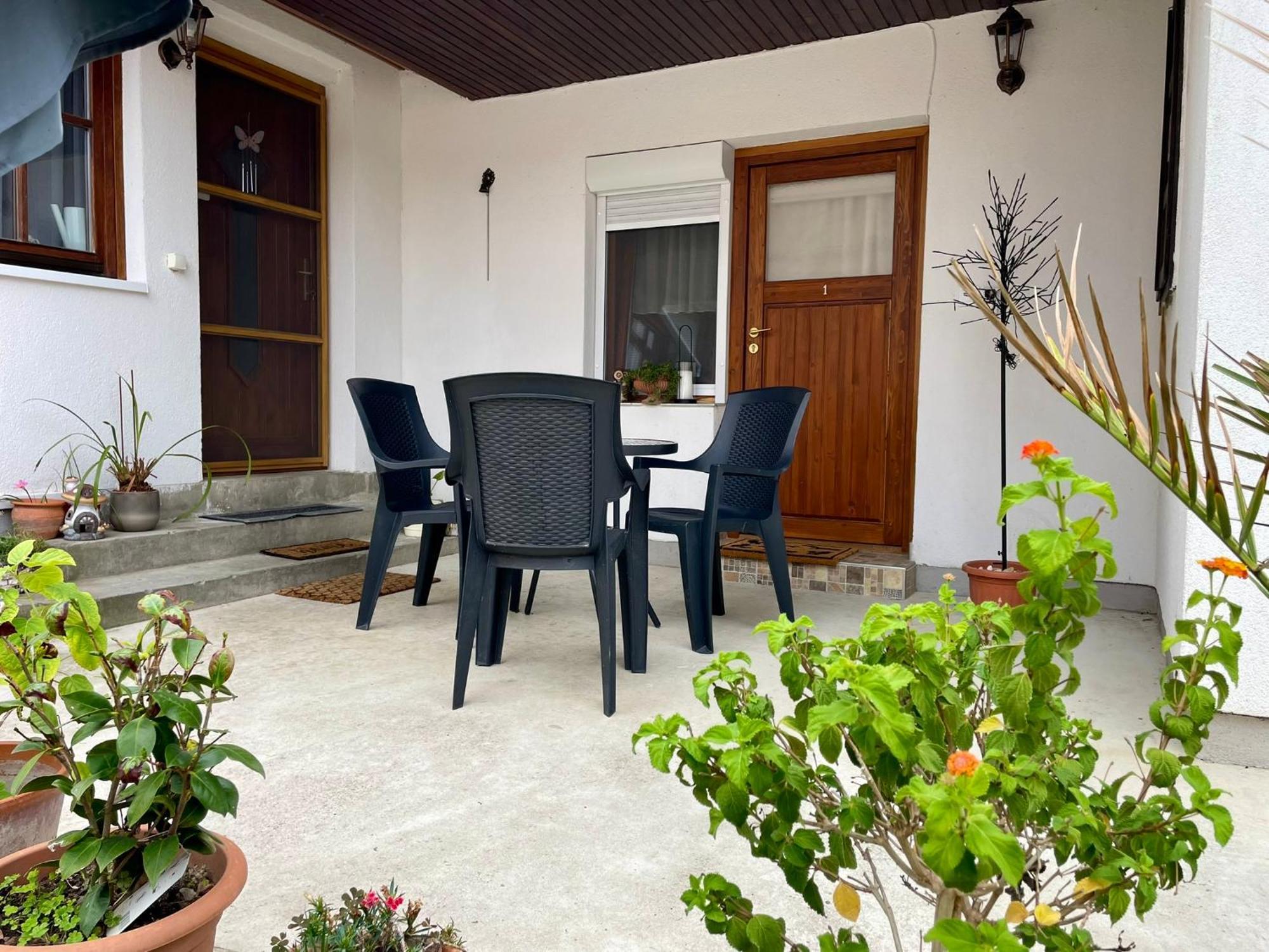 Appartement Julia Apartmanhaz Harkány